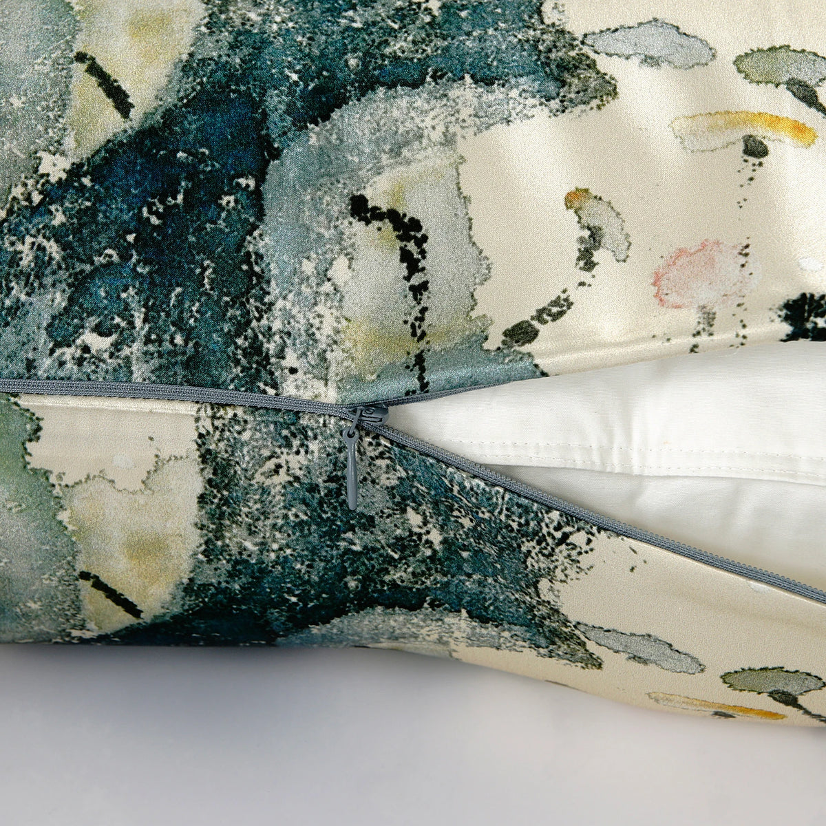 Marble Seas 16MM 100% Mulberry Silk Pillowcase With Zipper