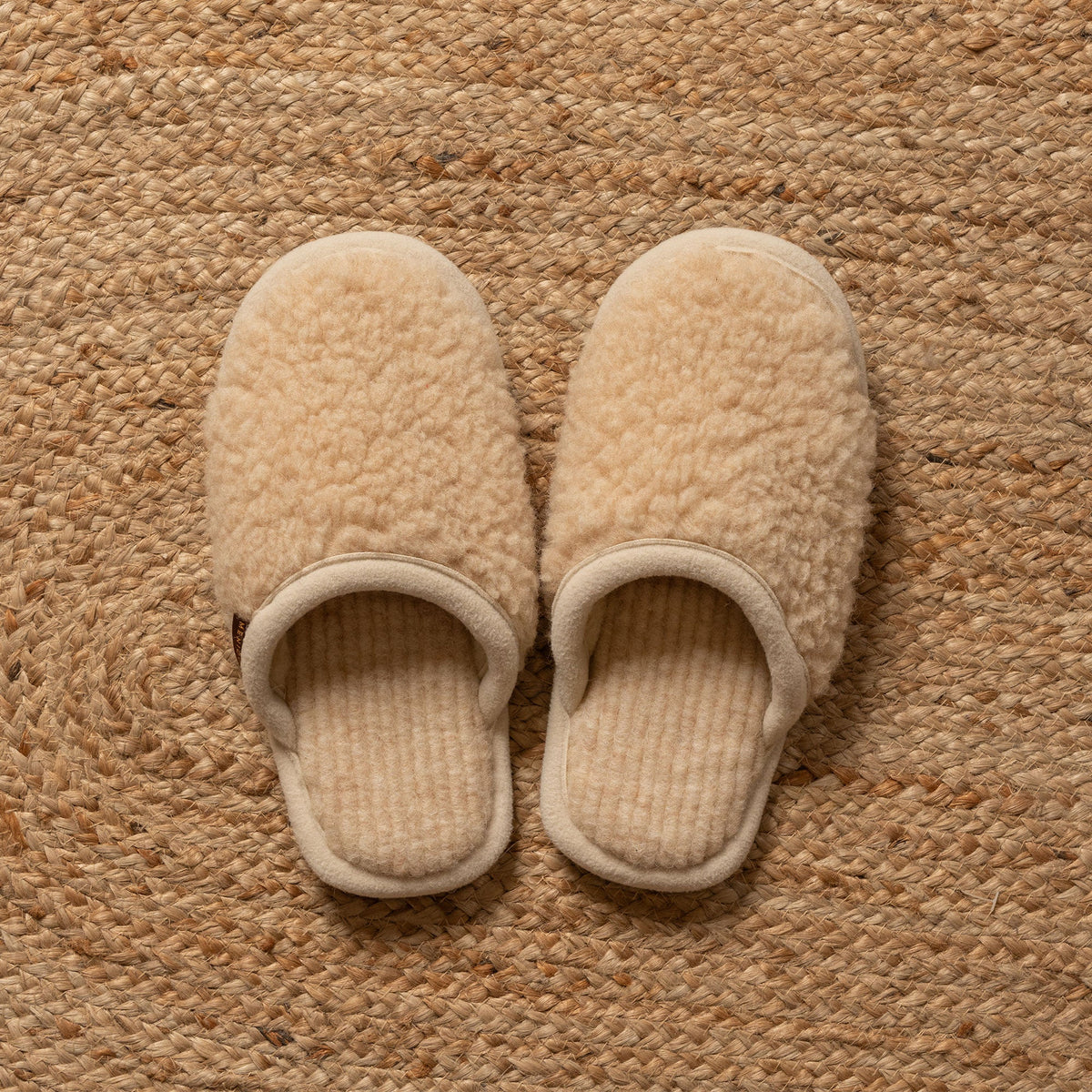 MENIQUE 100% Merino Wool Womens Fluffy Slippers