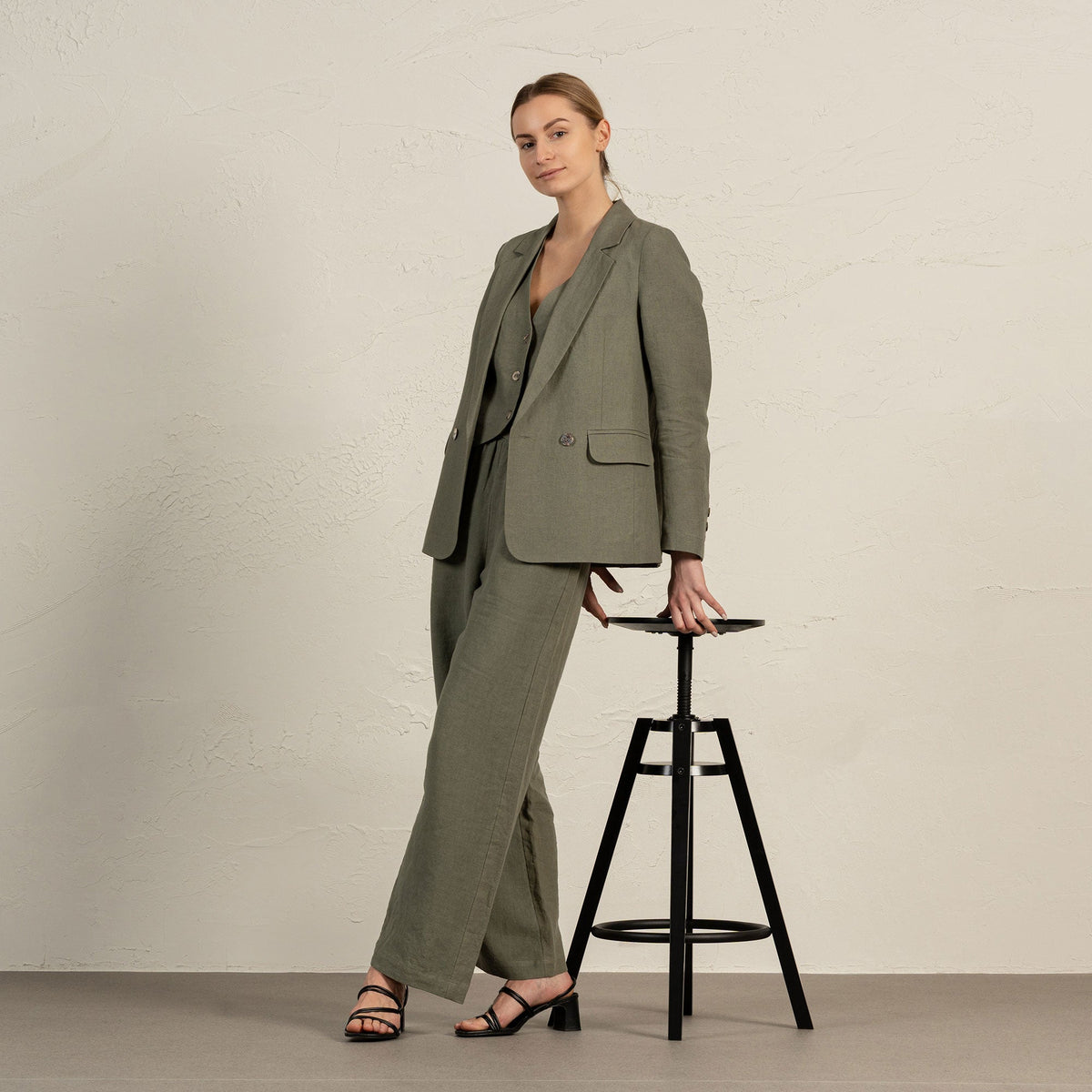 MENIQUE 100% Linen Blazer, Vest & Pants 3-Piece