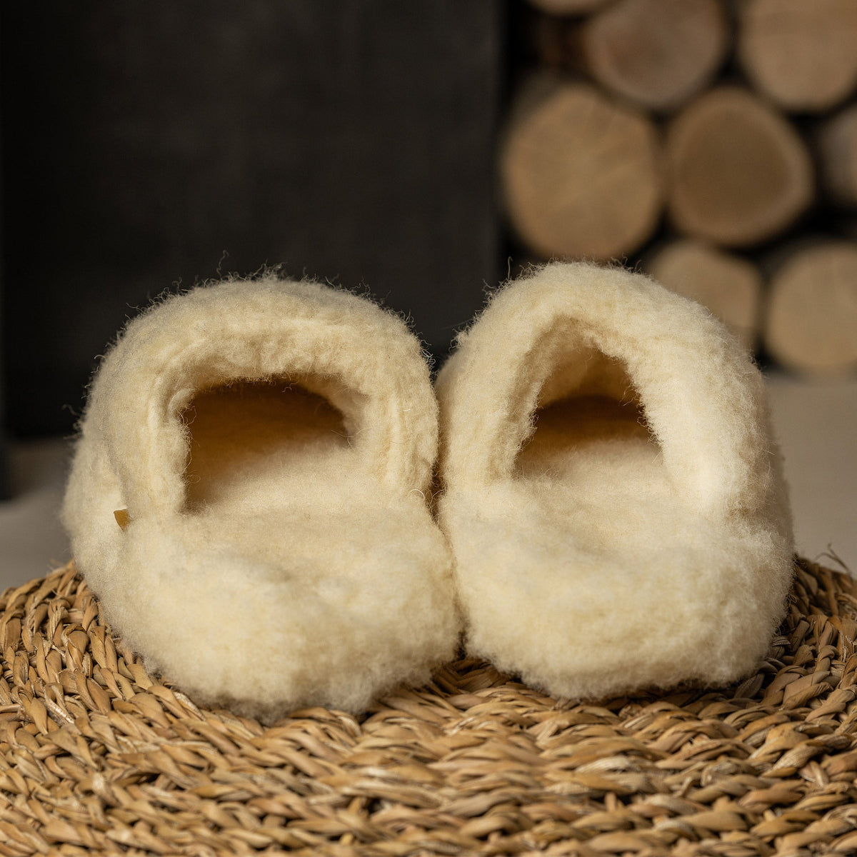 MENIQUE Fleece Slippers Natural