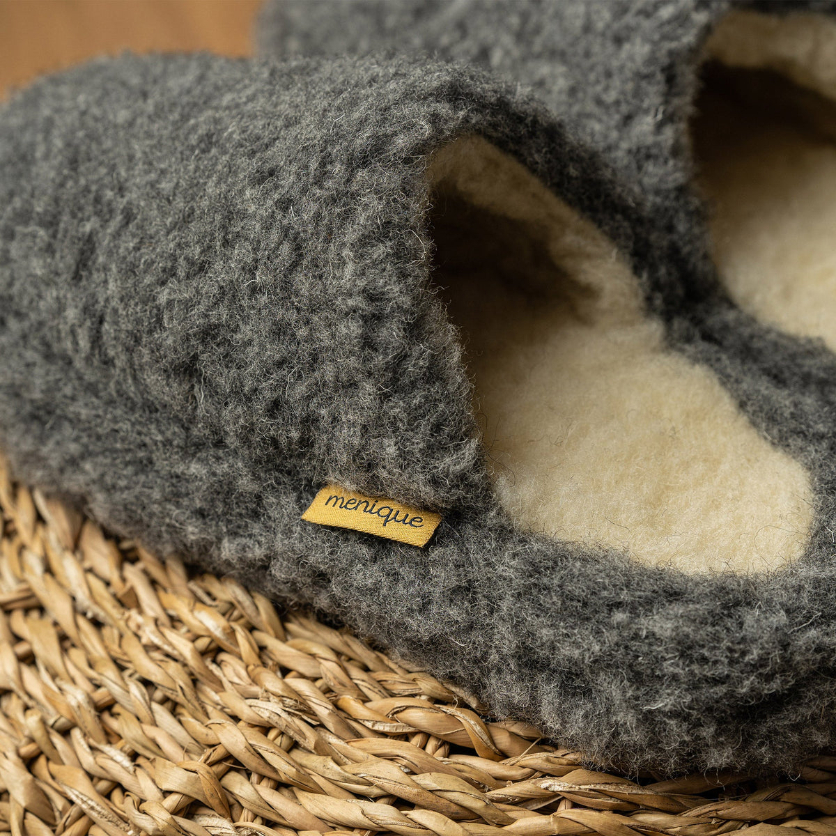 MENIQUE Women's Fleece Slippers Dark Gray