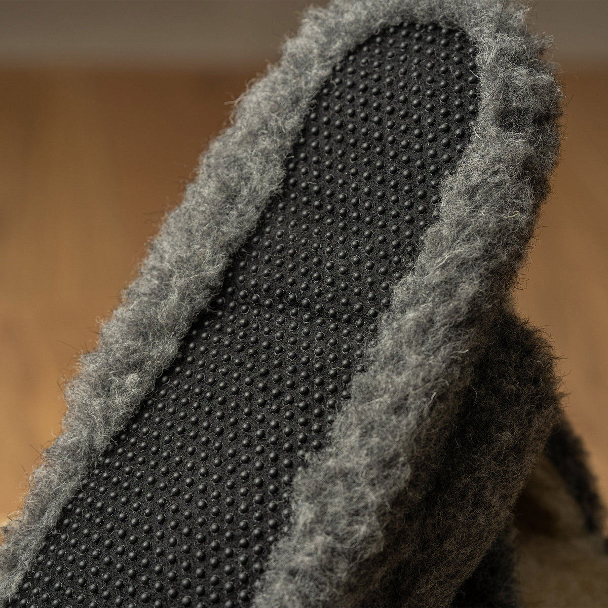 MENIQUE Fleece Slippers Dark Gray