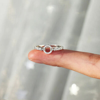 Starry Hollow Round Zircon Sterling Silver Ring | Hypoallergenic - Allergy Friendly - Naturally Free