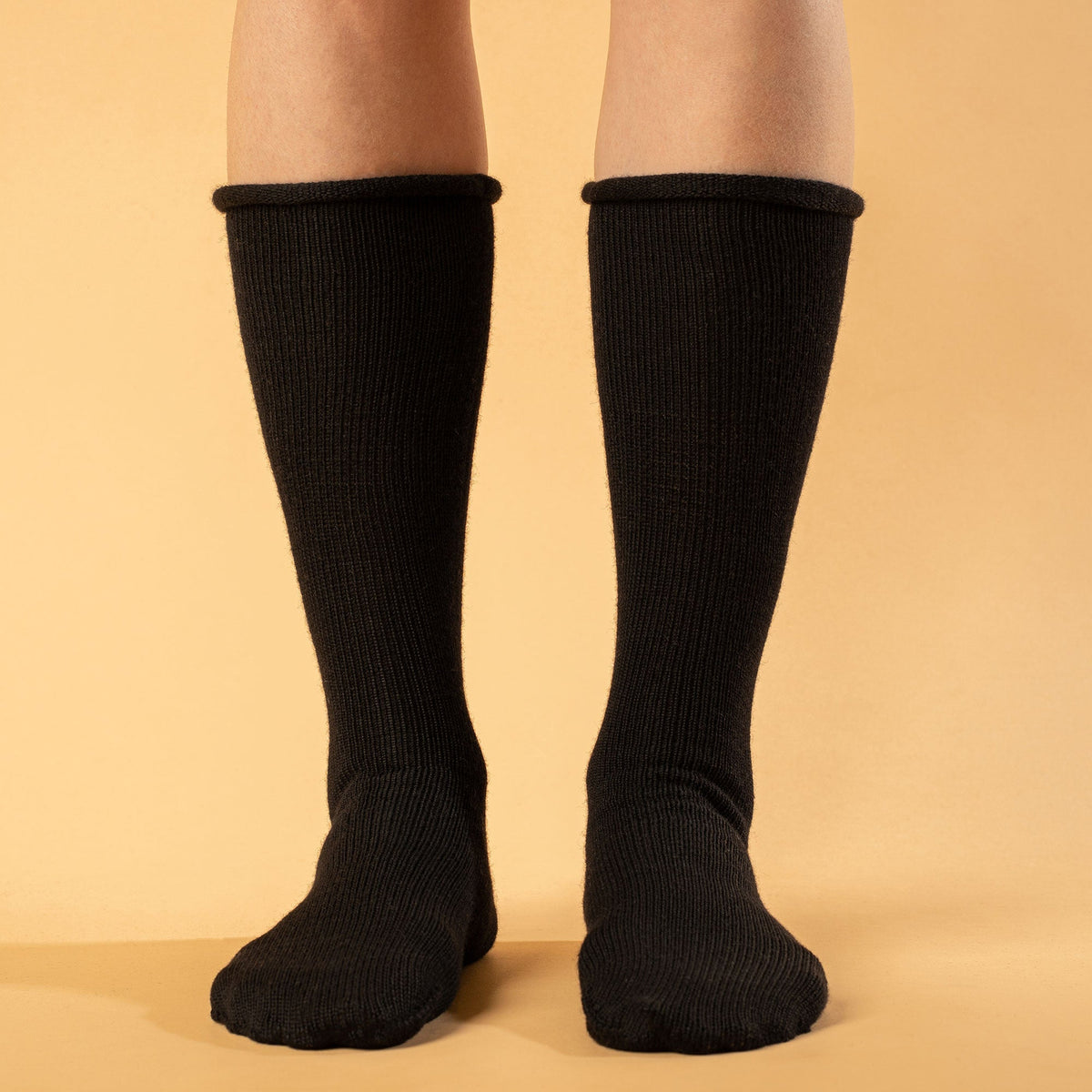 MENIQUE 100% Merino Wool Womens Socks 2-Pack Black/Creamy beige